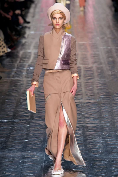 Look 35